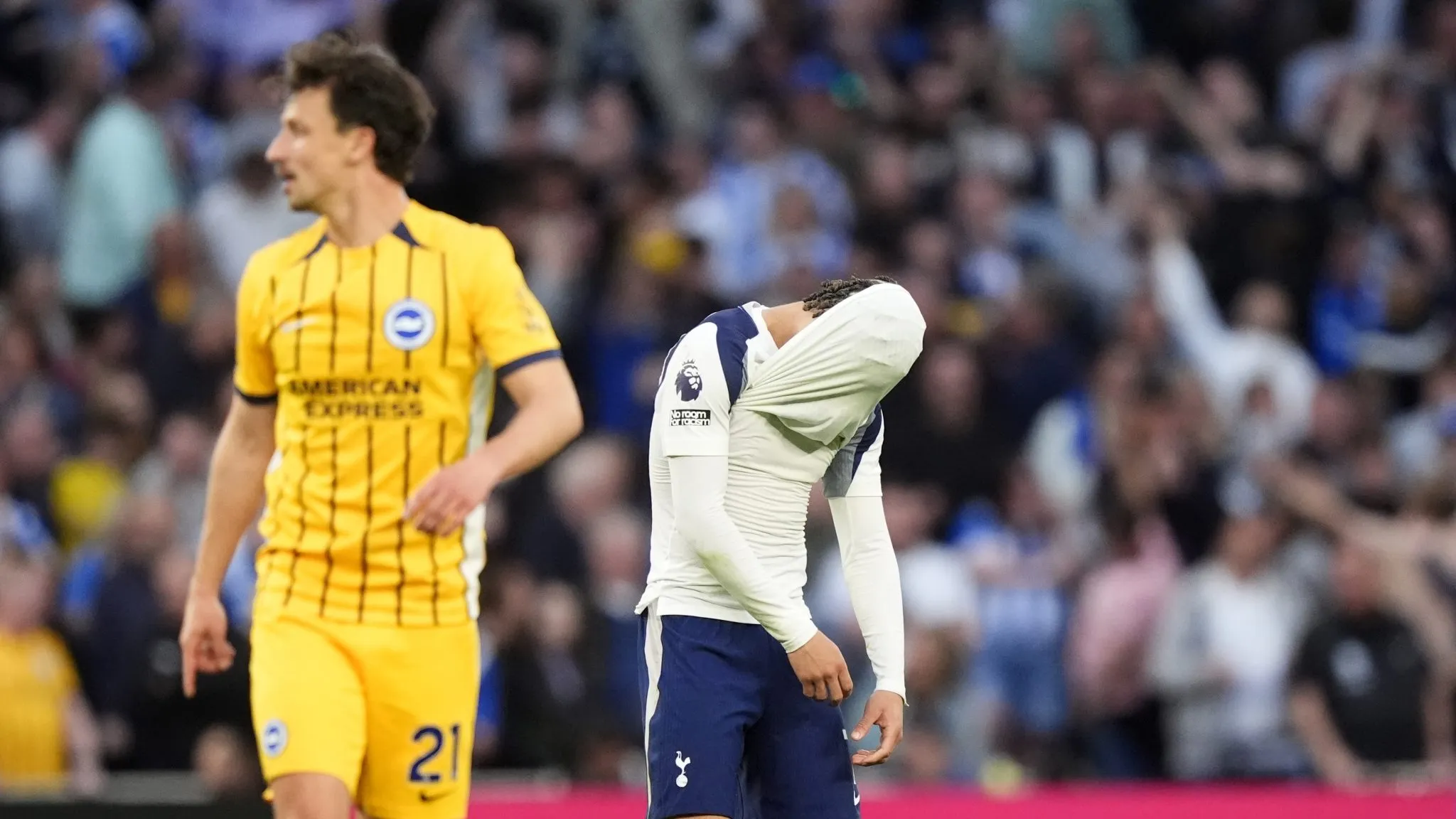 Tottenham leva gol no fim, chega a 15 jogos seguidos sem vencer e namora o rebaixamento