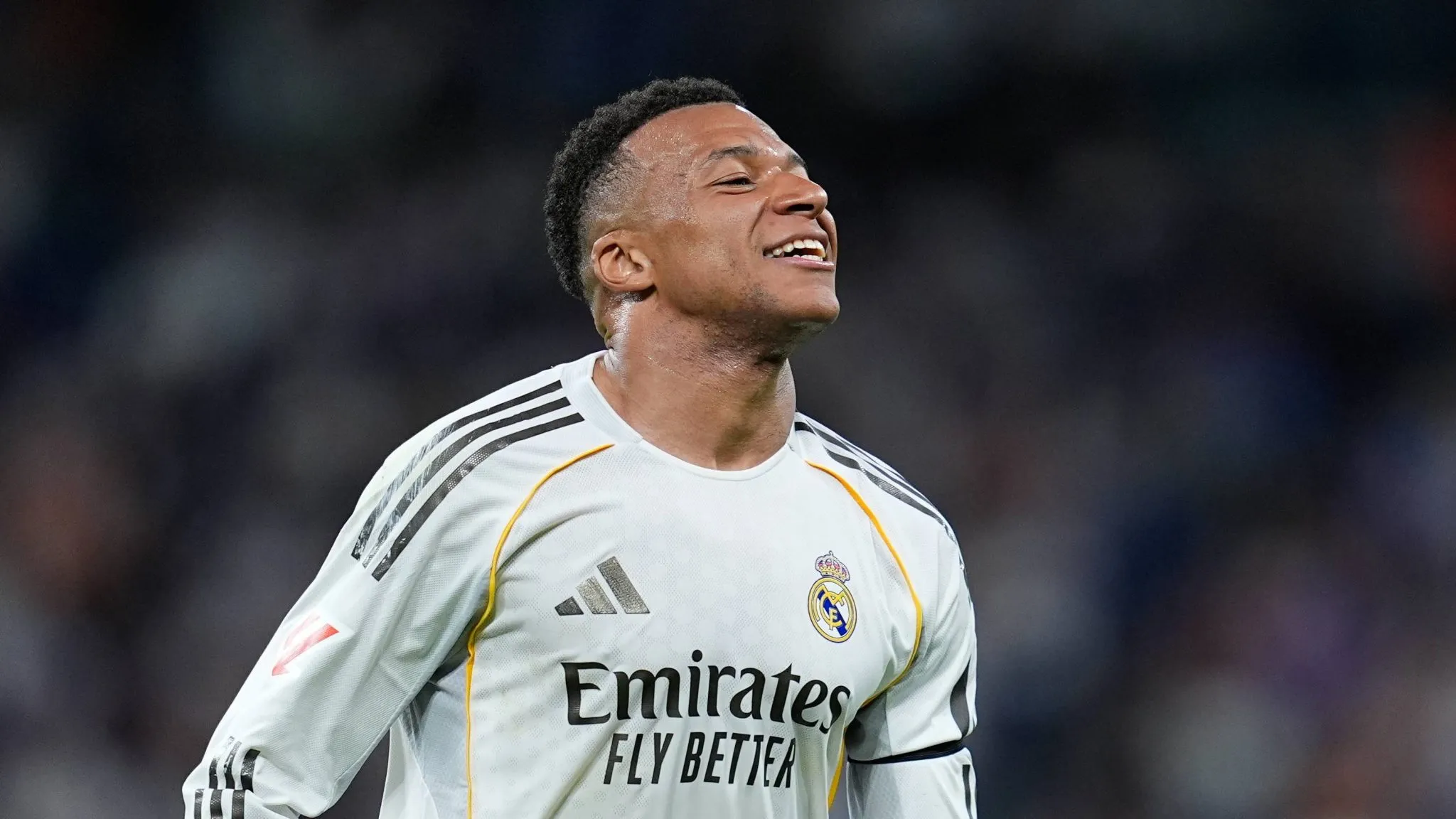 Real Madrid vence o Alavés com detalhe de sorte em noite ruim para brasileiro
