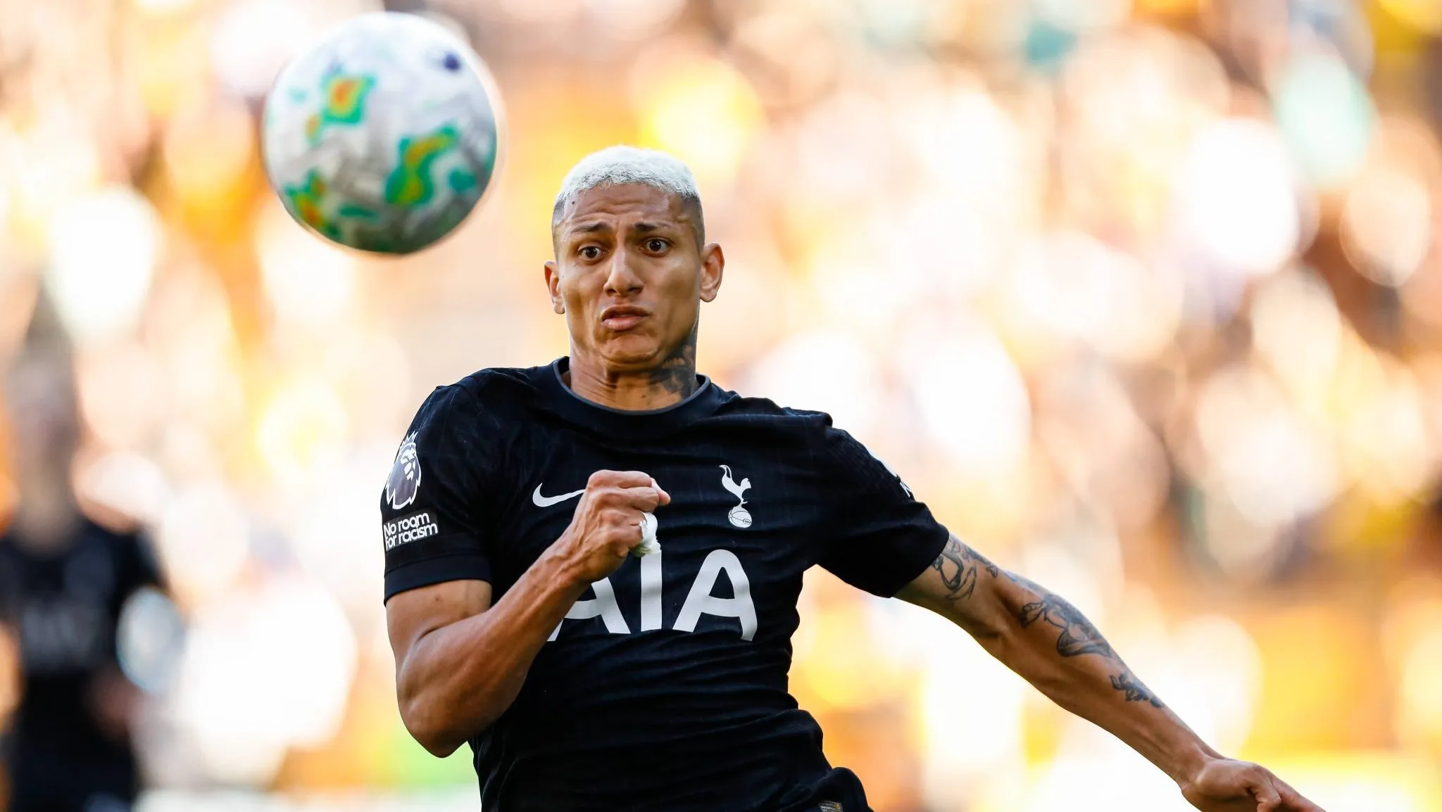 Postura de Richarlison em vitória suada simboliza a única esperança do Tottenham contra queda