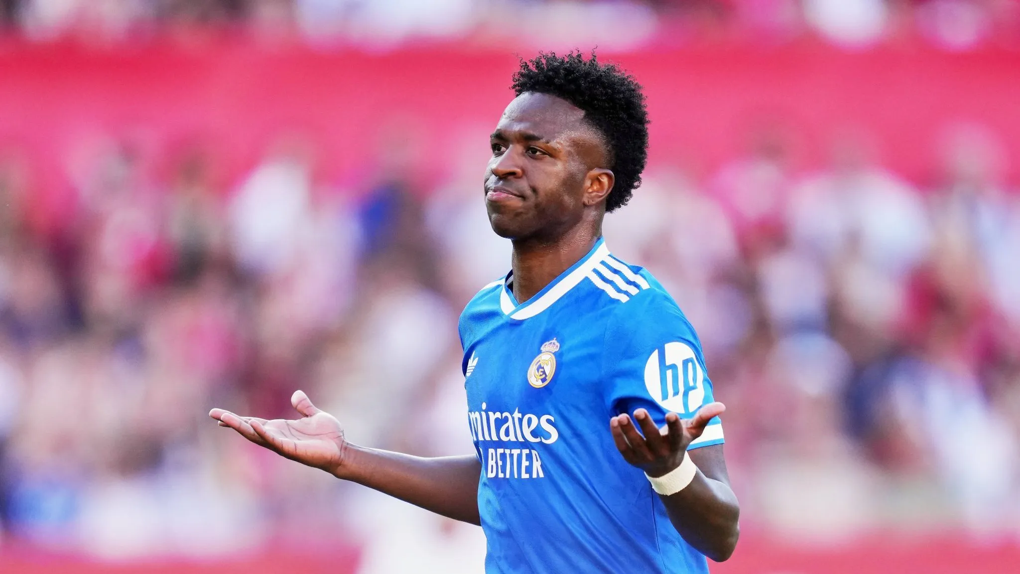 Em vitória protocolar, Vinicius Júnior consegue ser a boa notícia de um Real Madrid em crise