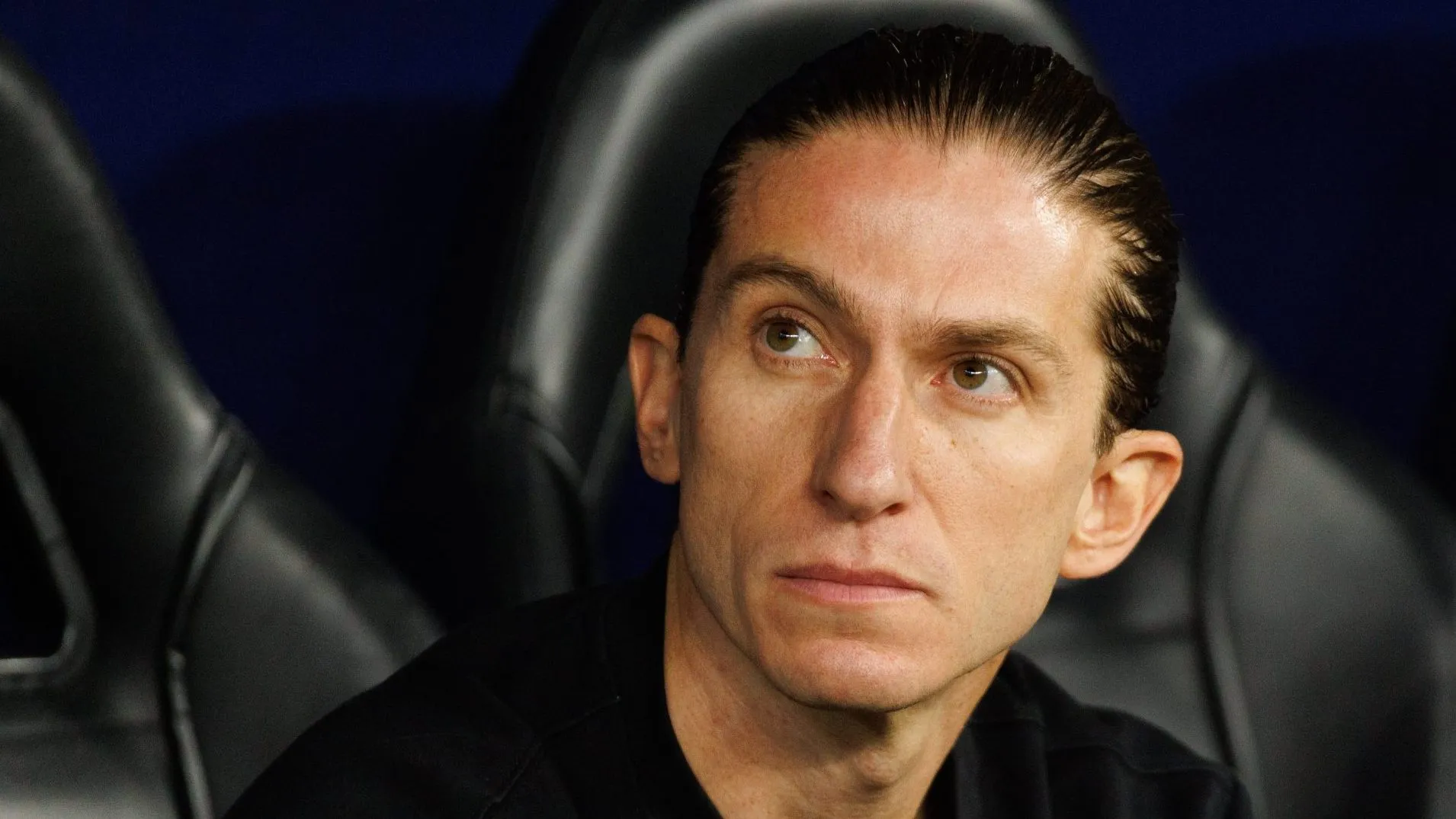 Disputa no elenco do Barcelona pode oferecer reforço de ouro a Filipe Luís no Monaco