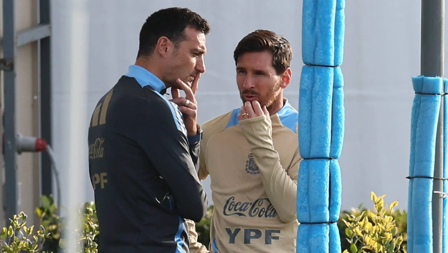 Scaloni: ‘Não tomo nenhuma decisão na seleção argentina sem antes consultar Messi’