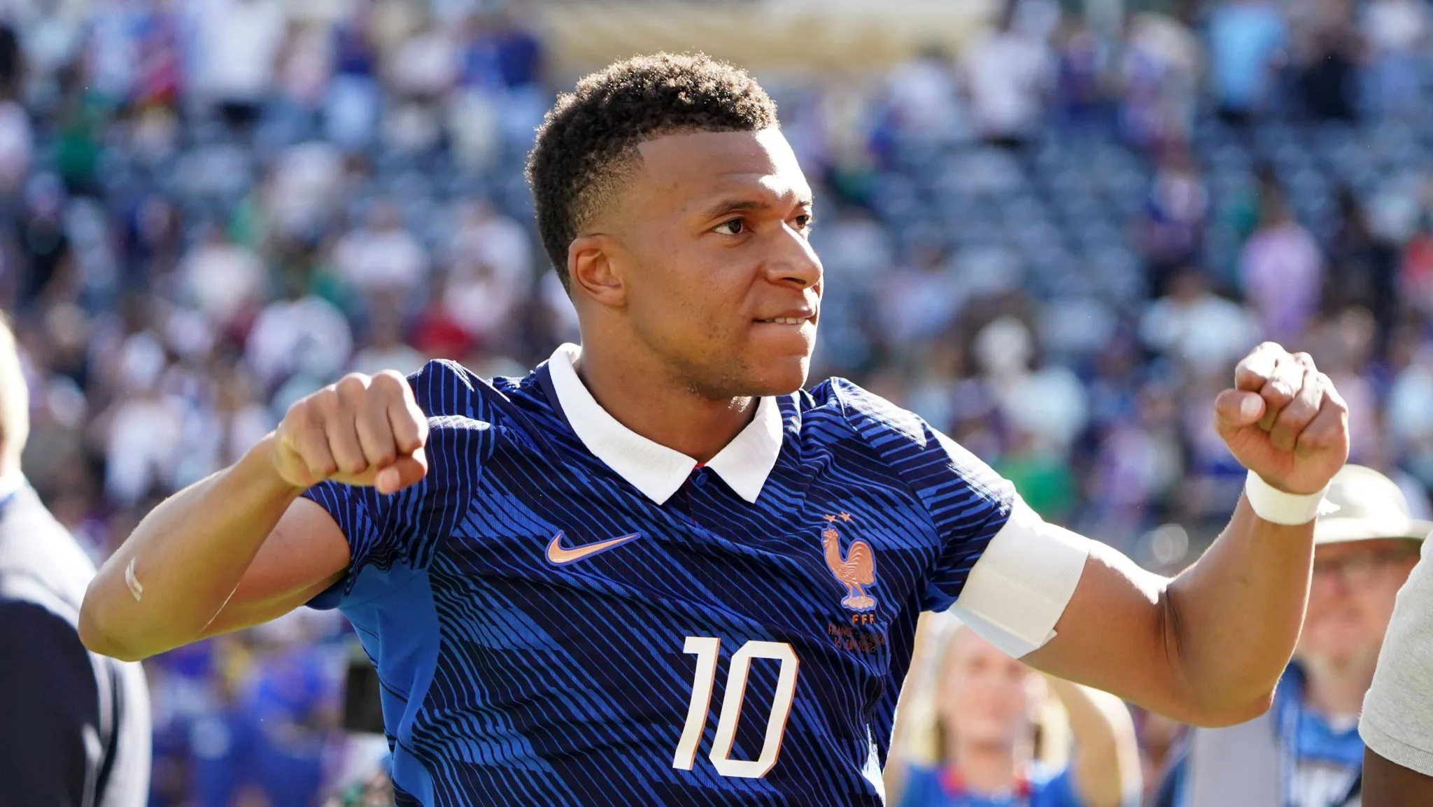 Técnico da França: ‘Críticos dizem que Mbappé não defende, mas ele não está lá para isso’