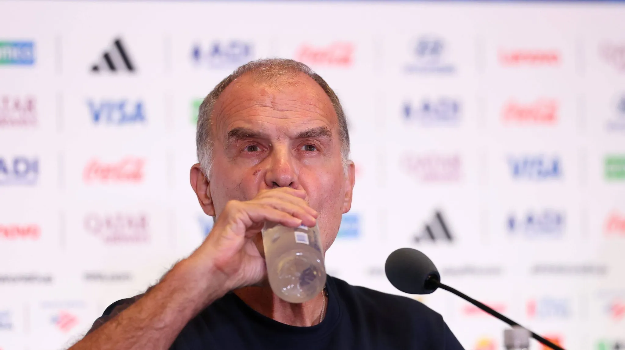 Bielsa: ‘Essa mudança na Copa do Mundo não ajuda em nada e tira muito do futebol’