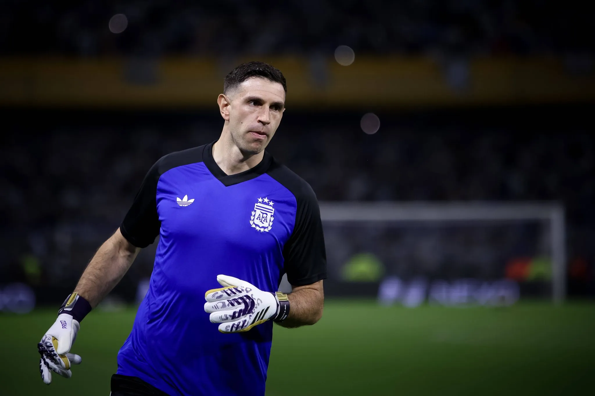 Por que a Juventus enfrenta obstáculo para contratar Dibu Martínez