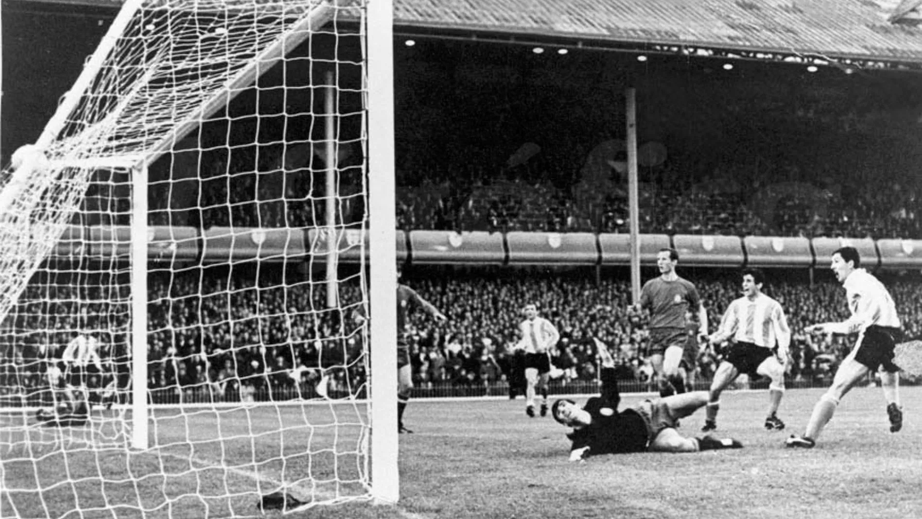 Há 60 anos, Argentina ajudou a acabar com o sonho de Copa da 1ª grande geração da Espanha